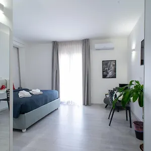 Mani - Con Bagno Privato Affittacamere Gela